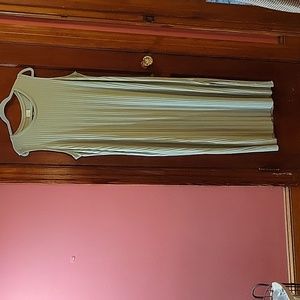 Sleeveless thin dress